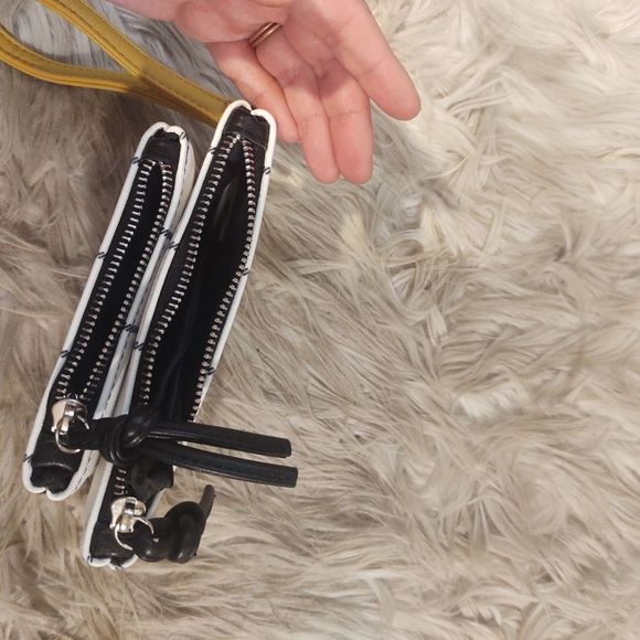 WILD FABLE • PLAID WALLET WRISLET - Picture 4 of 4